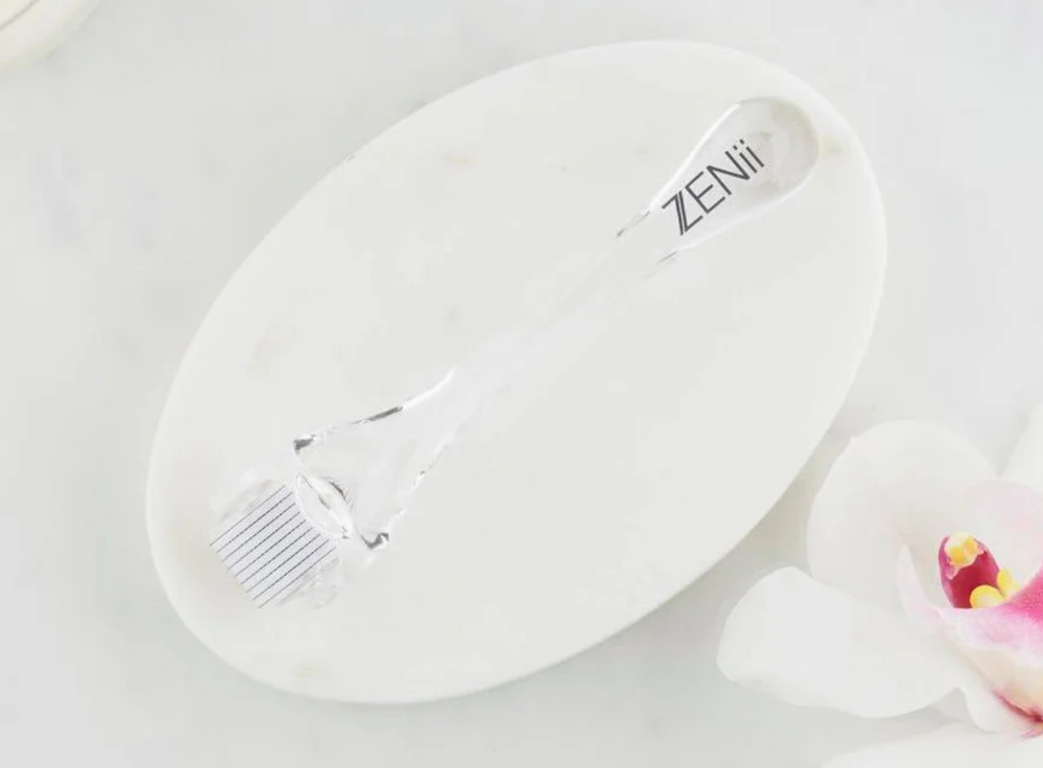 Dermaroller 101: Tips, Uses & Benefits